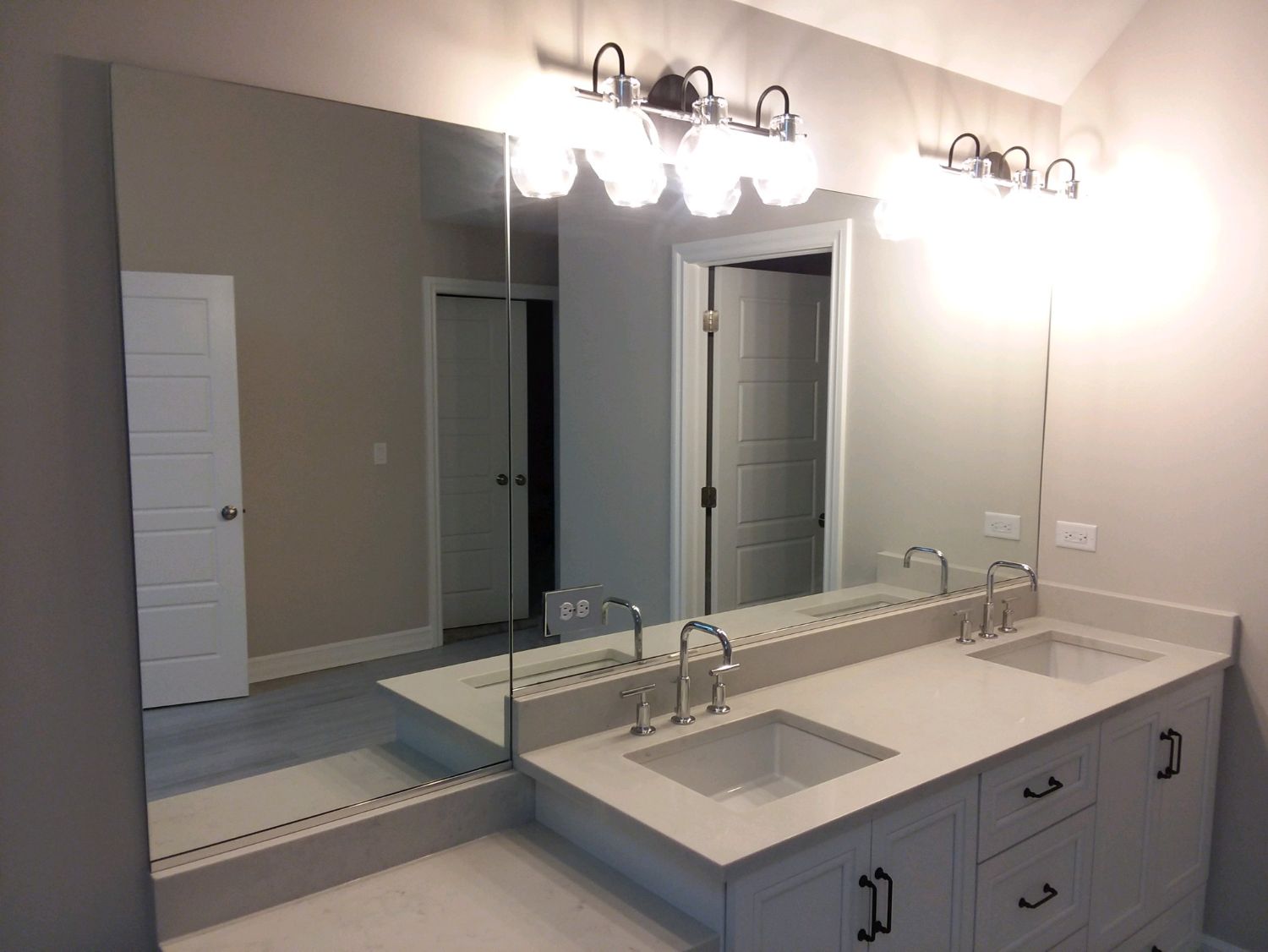 Tips on How To Transform Your Space With Custom Mirrors